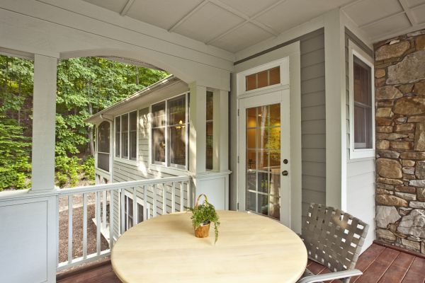 Cost of Covered Porch Installation in Redwood City